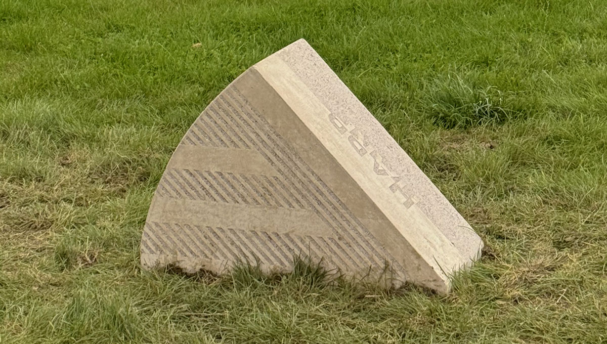 Visual-Precast-Concrete--Artwork-Harps--Harp-Installed-02